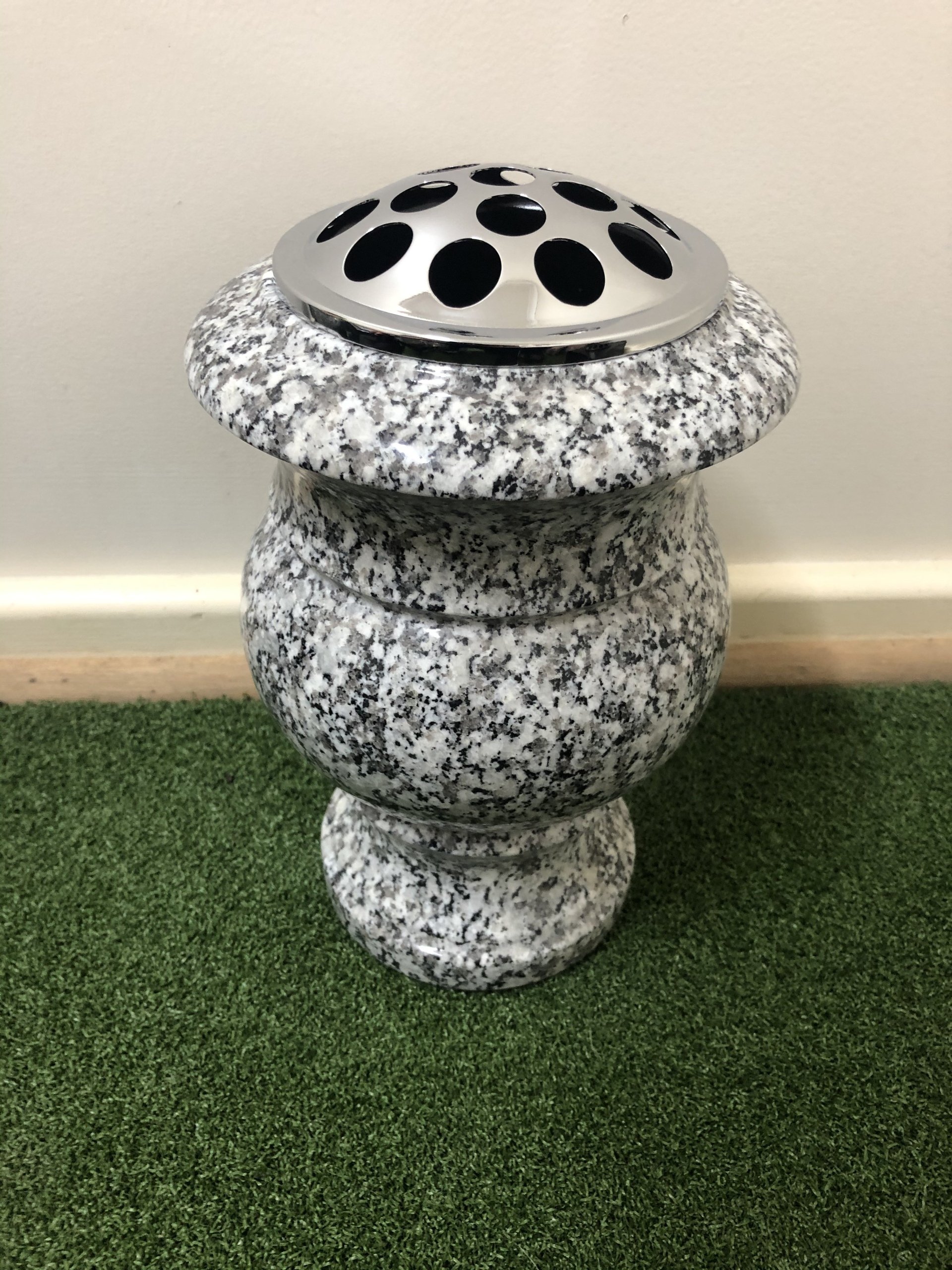 9920e982_Fancy_Vase_-_Harcourt_